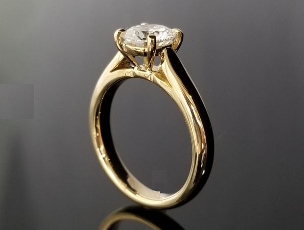 【TANZO.(鍛造指輪)】美しいイエローゴールドの1ct鍛造婚約指輪