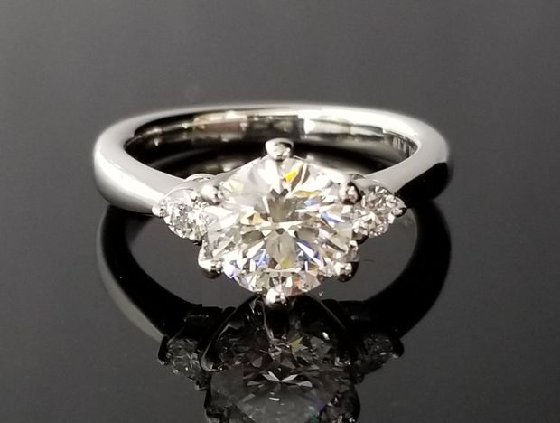 【TANZO.(鍛造指輪)】1ctの圧巻の輝きを放つ素敵なご婚約指輪