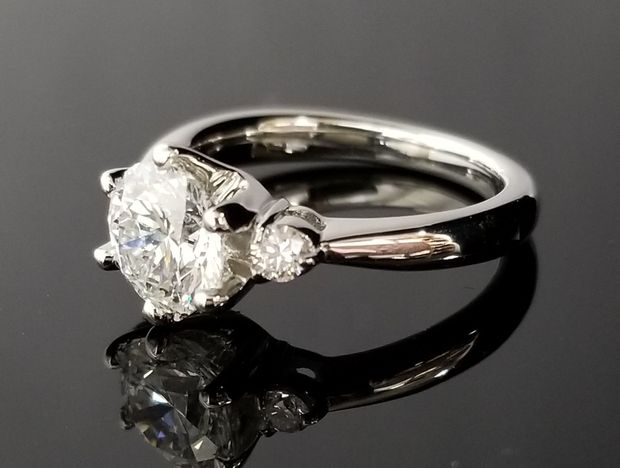 【TANZO.(鍛造指輪)】1ctの圧巻の輝きを放つ素敵なご婚約指輪