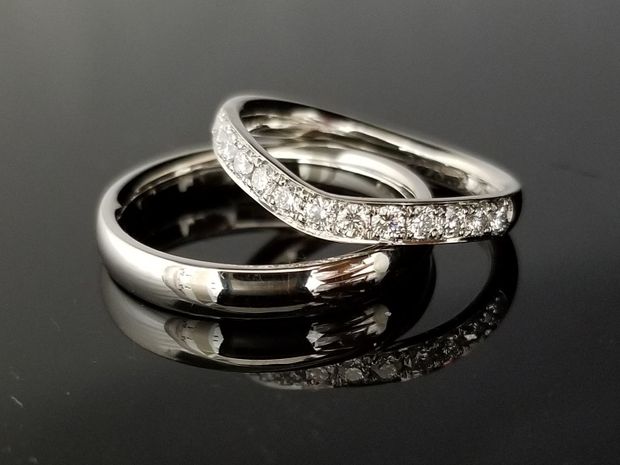 【TANZO.(鍛造指輪)】ダイヤモンドとプラチナが輝くデザインの結婚指輪
