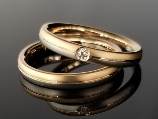 【TANZO.(鍛造指輪)】コーラルゴールドとプラチナ2色の鍛造指輪