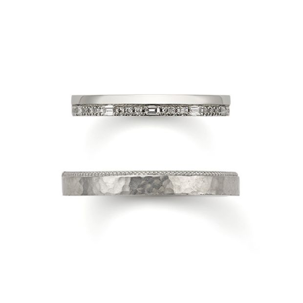 【ORECCHIO(オレッキオ)】＜safari～サファリ＞細い2本の指輪を重ねたようデザインはシンプルな婚約指輪との重ね着けでおしゃれな演出。メンズの拘りはミルグレインとハンマー仕上げで　FM‐2223/FM‐2224