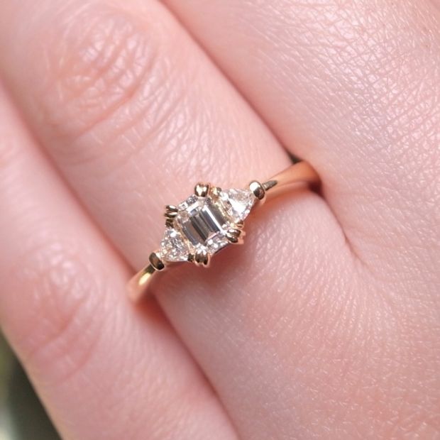 【ORECCHIO(オレッキオ)】＜aman～アマン＞婚約指輪　AE-1306