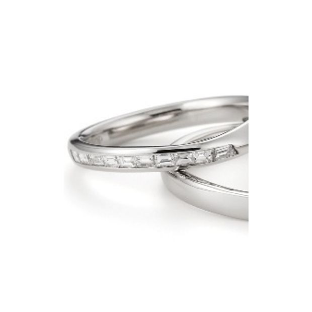 【ORECCHIO(オレッキオ)】ジャスミン～バゲットカットダイヤのシャープさと緩やかなカーブのデザインがおしゃれ