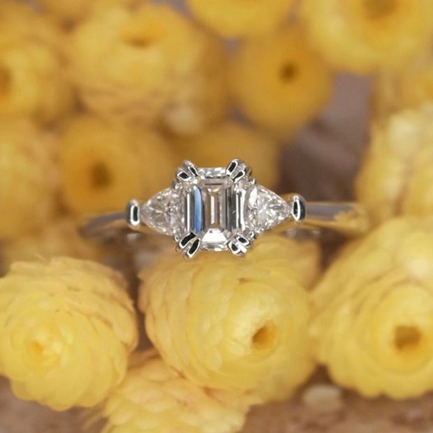 【ORECCHIO(オレッキオ)】＜aman～アマン＞婚約指輪　AE-1306