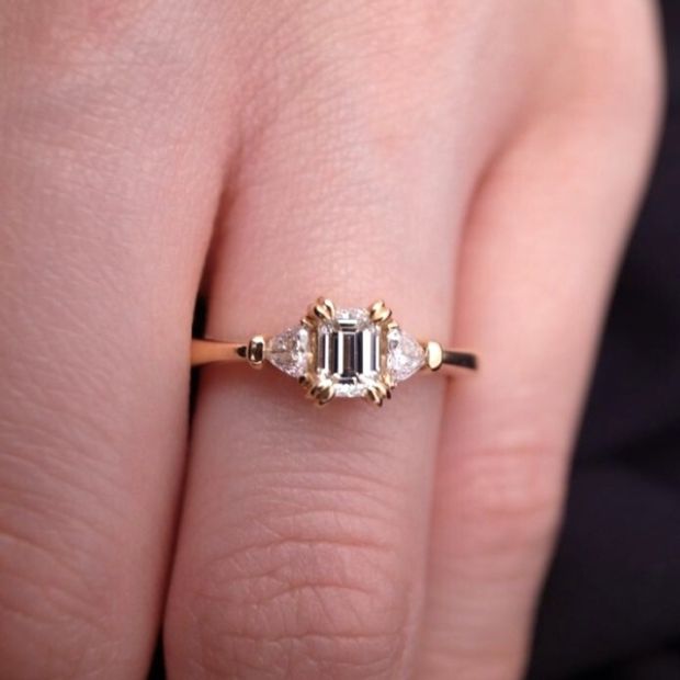 【ORECCHIO(オレッキオ)】＜aman～アマン＞婚約指輪　AE-1306