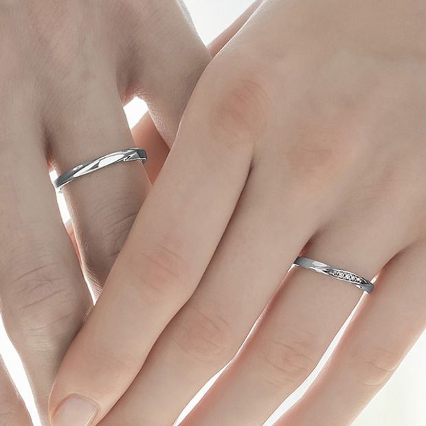 【4℃ BRIDAL(ヨンドシーブライダル)】プラチナマリッジリング -奇跡-