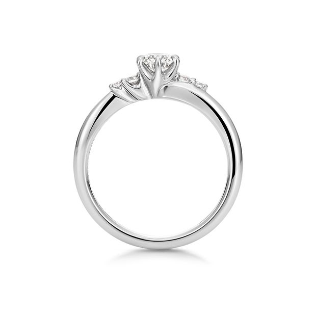 【ケイウノ ブライダル(K.UNO BRIDAL)】【フィオリーレ】メレダイヤモンドをあしらった華やかなエンゲージリング