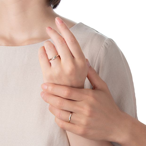 【ケイウノ ブライダル(K.UNO BRIDAL)】【アフィニタ】ラインが異なっていてもお揃い感のある結婚指輪（コンビデザイン）