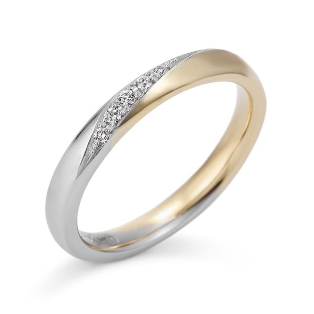 【ケイウノ ブライダル(K.UNO BRIDAL)】【シェア】寄り添うふたりを2色の金属で表現。共に人生を歩む姿をイメージ