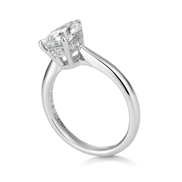 【ケイウノ ブライダル(K.UNO BRIDAL)】[オーダーメイド]お名前にある文字と、出逢ってからの13年の軌跡をデザインに