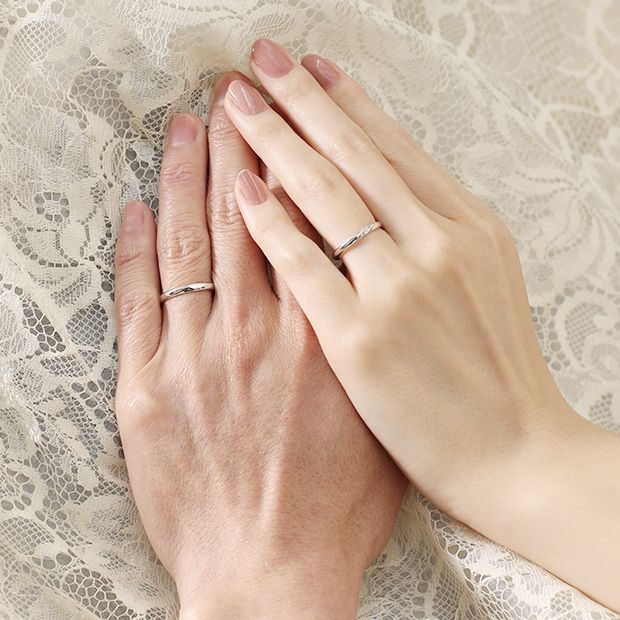 【ケイウノ ブライダル(K.UNO BRIDAL)】【リサータ】えくぼが浮かぶようなデザインに、笑顔のたえない日々を願って～