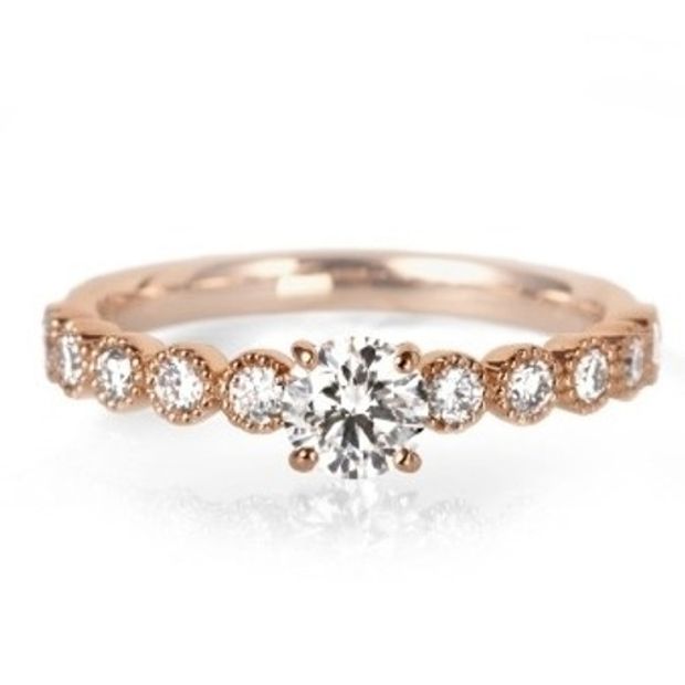 【LUCIE(ルシエ)】【オートクチュール作品】「ハーフエタニティ」のような 立爪タイプの婚約指輪