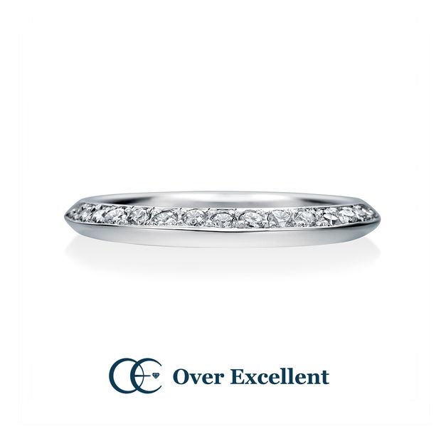 【Over Excellent(オーバーエクセレント)】【Blue Moon Rose ブルームーン・ローズ -月のひかり-】エッジにダイヤモンドが施された、精巧なデザインが美しいリング。