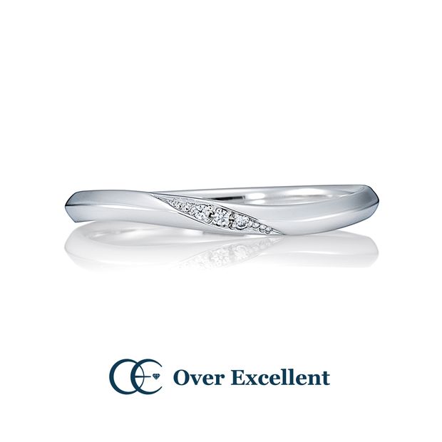 【Over Excellent(オーバーエクセレント)】【Ixia イキシア -秘めた恋-】穏やかな河のように流れウェーブデザインに施されたシャープなライン。