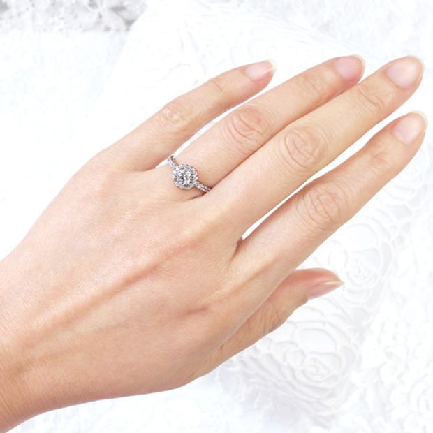 【宝寿堂(ほうじゅどう)】【宝寿堂】ダイヤで取り巻いた豪奢で華やかなエンゲージ《HD2532》