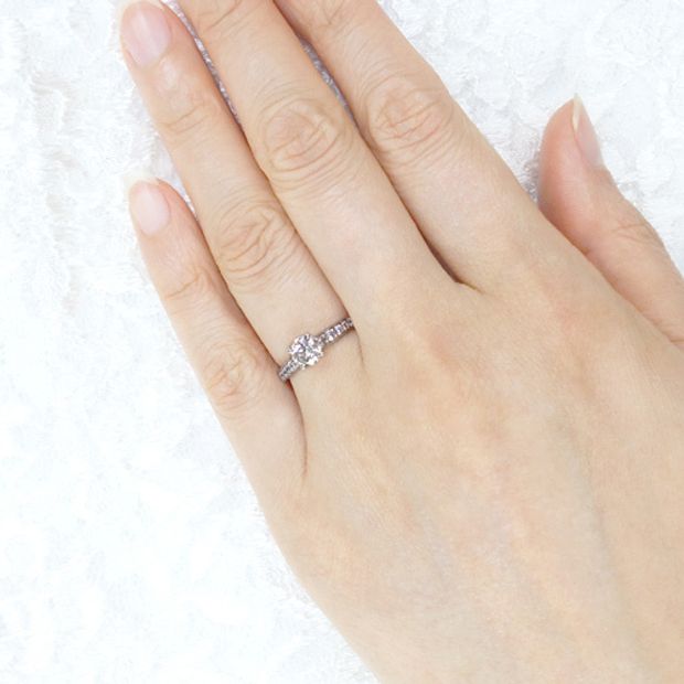 【宝寿堂(ほうじゅどう)】【宝寿堂】大粒ダイヤに合わせてアームにもメレを敷き詰め華やかに《HD1892》