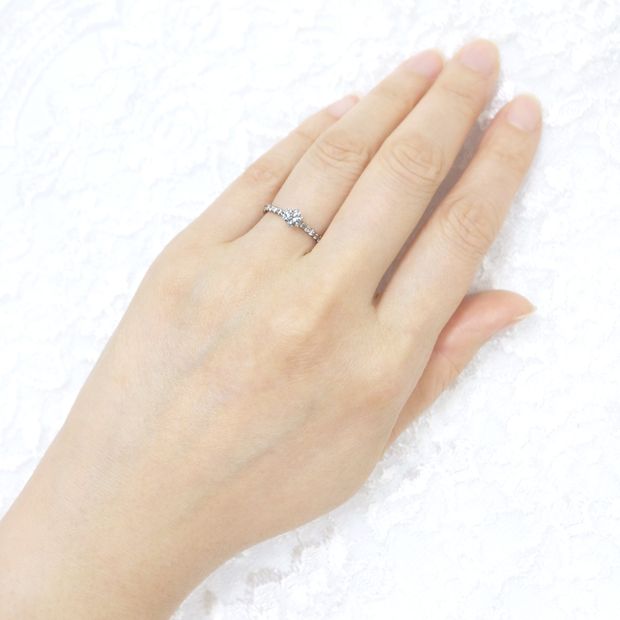 【宝寿堂(ほうじゅどう)】【宝寿堂】ハーフエタニティのアームにメインダイヤが華やか《HD2866》