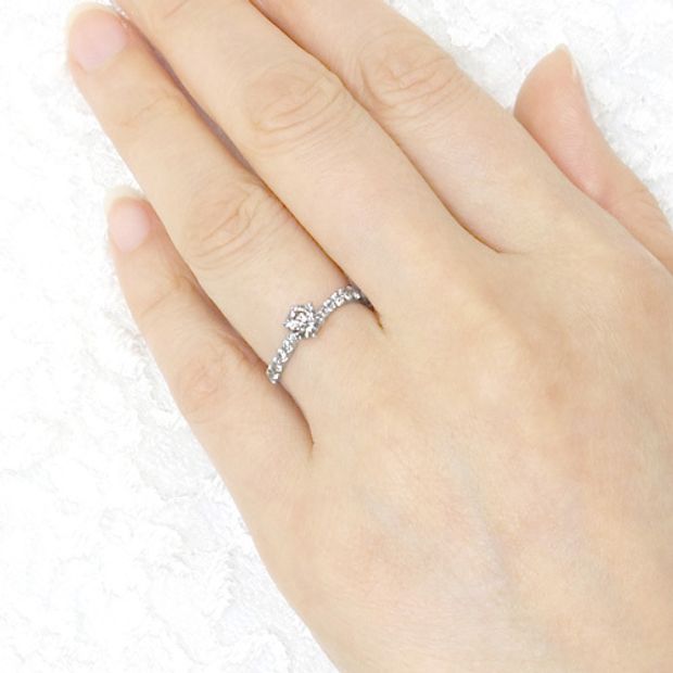 【宝寿堂(ほうじゅどう)】【宝寿堂】サイドにいくほど大きくなるメレダイヤが豪華《HD1962》