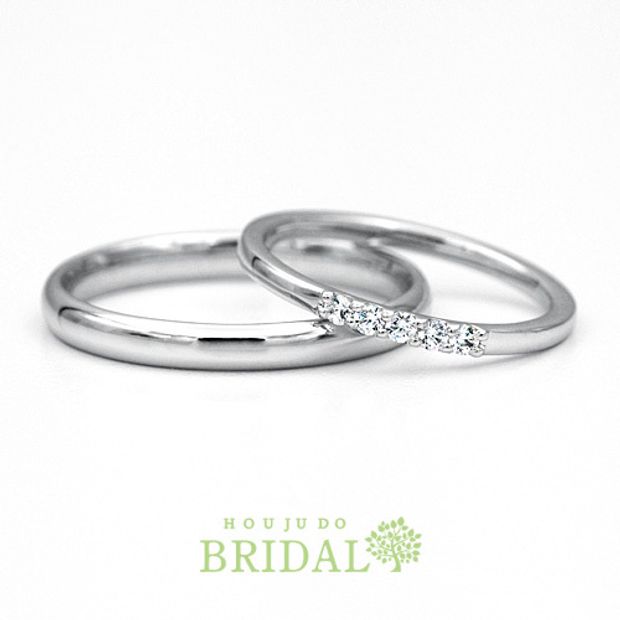 【宝寿堂(ほうじゅどう)】【宝寿堂】シンプルストレートの中央にダイヤを5粒並べて《KM28/HD2858》