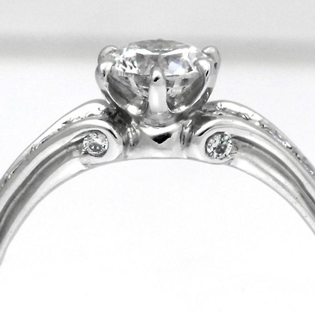 【宝寿堂(ほうじゅどう)】【宝寿堂】側面にも小さなメレが♪華やかゴージャスなエンゲージ《HD1917》