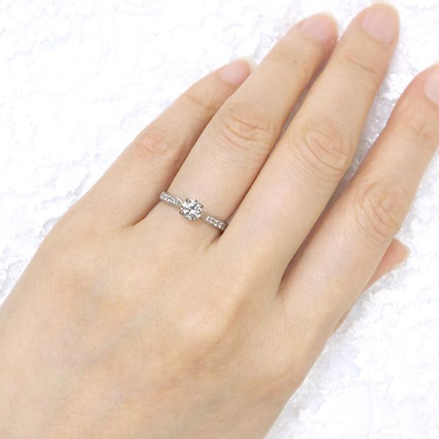 【宝寿堂(ほうじゅどう)】【宝寿堂】アームにメレをずらりと並べて豪華な雰囲気に《HD595》