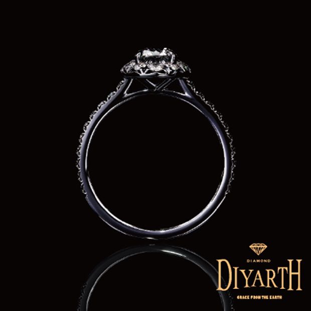 【DIYARTH(ディヤース)】「CELEST」ダイヤモンドのグラデーション取巻きがエレガントな輝きを生む婚約指輪