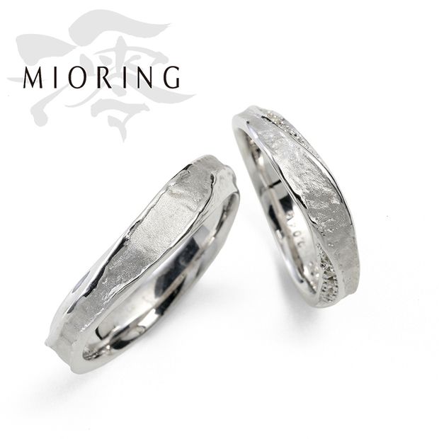 【MIORING(ミオリング)】MIORING 月灯 -つきあかり-   和紙の雲の間から望む三日月のように