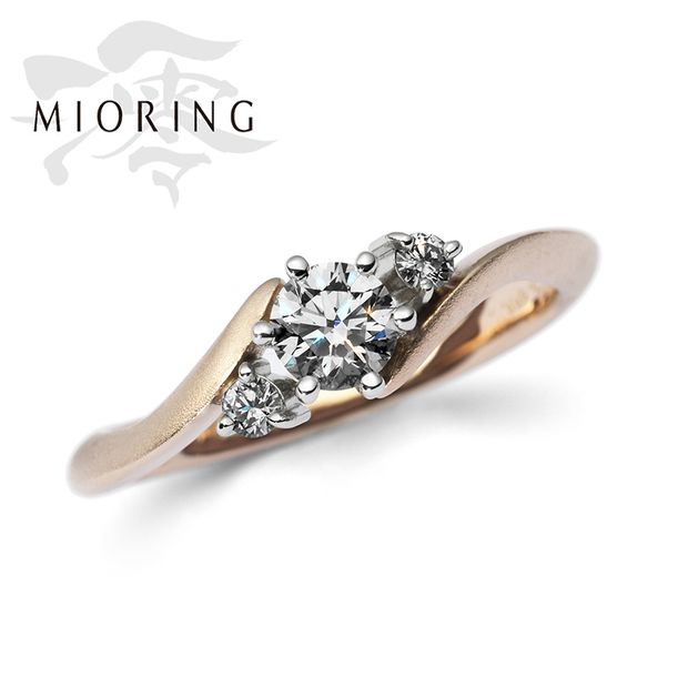 【MIORING(ミオリング)】MIORING  花衣-はなごろも-　「桜ゴールド」がやさしく輝く鍛造和彫りセットマリッジリング 