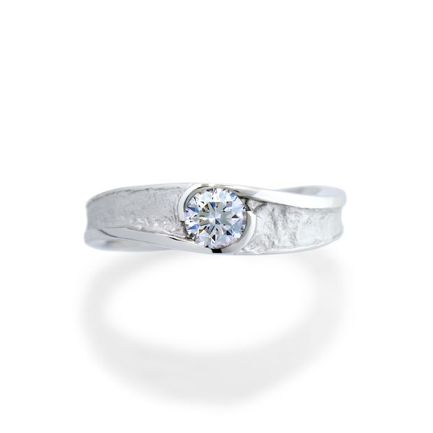 【MIORING(ミオリング)】MIORING 月灯 -つきあかり-エンゲージリング  和紙の雲の間から望む満月のように