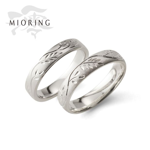 【MIORING(ミオリング)】MIORING 自由鍛造にやさしい和彫りがきらめく結婚指輪  萩-はぎ-