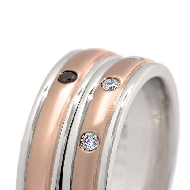 【MIORING(ミオリング)】桜ゴールドとプラチナがやさしく輝く結婚指輪 MIORING 花雫-はなしずく-