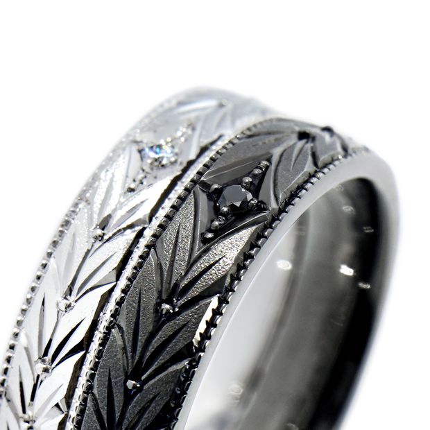 【MIORING(ミオリング)】MIORING 月桂双樹 -げっけいそうじゅ- 向かい合う月桂樹の彫刻が華やかに祝福する鍛造結婚指輪