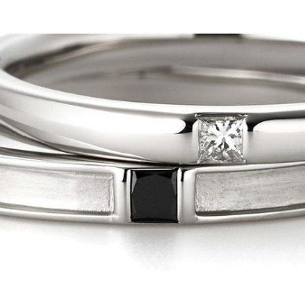 【garden(ガーデン)】グラッツィア～シンプルなデザインにプリンセスカットのダイヤが美しい結婚指輪