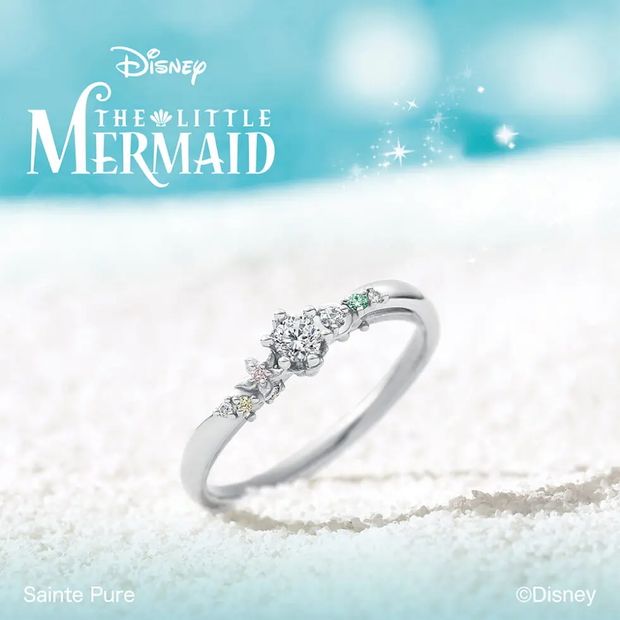 【hirai art gallery(ヒライアートギャラリー)】アリエルと海の仲間たちを様々なモチーフとカラフルな宝石で色彩豊かに表現した限定エンゲージリング【リトルマーメイド Beyond the Waves】