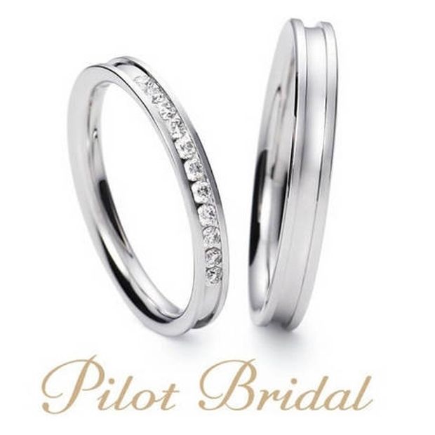 【hirai art gallery(ヒライアートギャラリー)】高純度プラチナ999を使用 贅沢なハーフエタニテリング【パイロットブライダル】