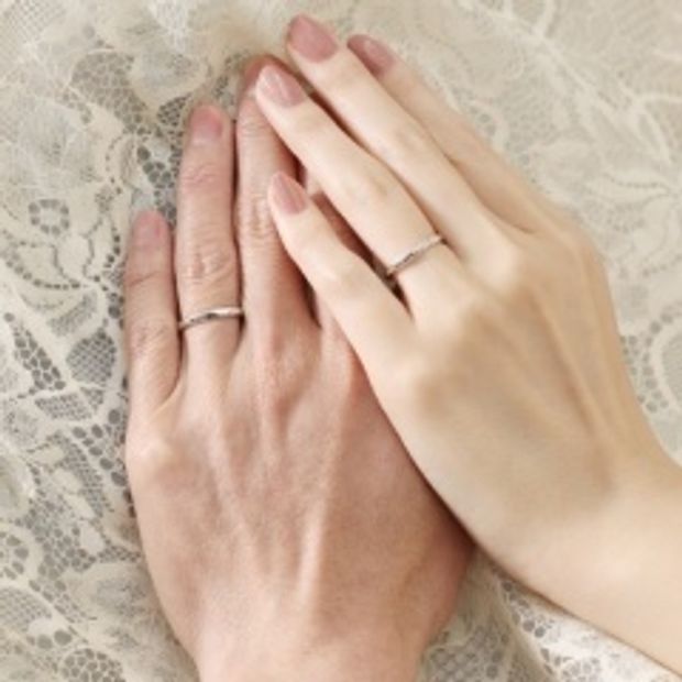 【hirai art gallery(ヒライアートギャラリー)】えくぼが浮かぶようなデザインに笑顔のたえない日々を願って～【ケイウノ リサータ】