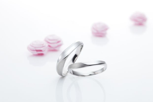 【LOVEST(ラヴェスト)】クロ [CURRO]