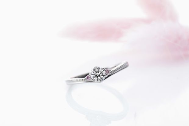 【LOVEST(ラヴェスト)】レミュルミュー [LE MURMURE]