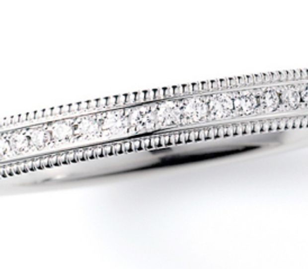 【PILOT BRIDAL(パイロットブライダル)】Happiness（幸福）ハピネス  男性も着けやすい、ぐるっと１周施されたアンティーク風のミル打ちデザインがおしゃれ♪