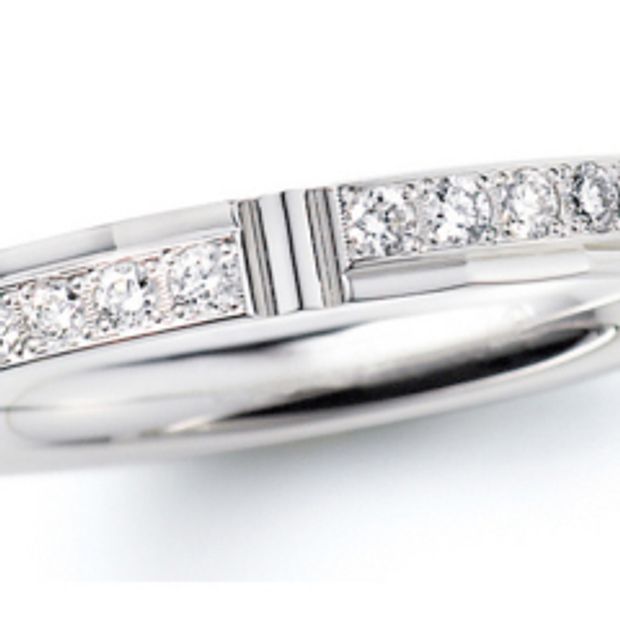 【PILOT BRIDAL(パイロットブライダル)】Memory（思い出）メモリー  中央の切り返しデザインがシャープな雰囲気に