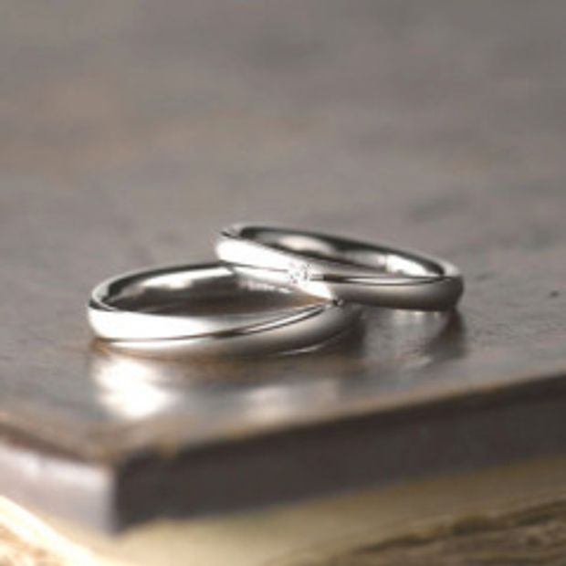 【PILOT BRIDAL(パイロットブライダル)】Pledge（誓い）プレッジ  しっとりとしたつや消しデザインは指先になじみ優しい印象に。