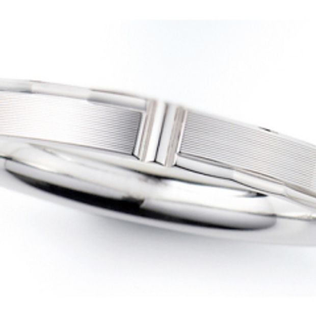 【PILOT BRIDAL(パイロットブライダル)】Memory（思い出）メモリー  中央の切り返しデザインがシャープな雰囲気に