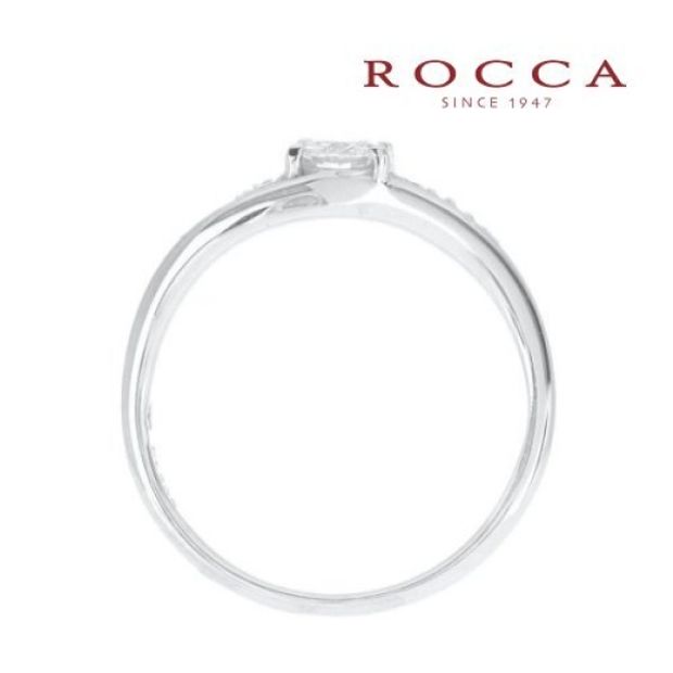 【ROCCA(ロッカ)】【ROCCA】サイドにあしらわれたハートのダイヤモンドが可愛いエンゲージリング OEM2