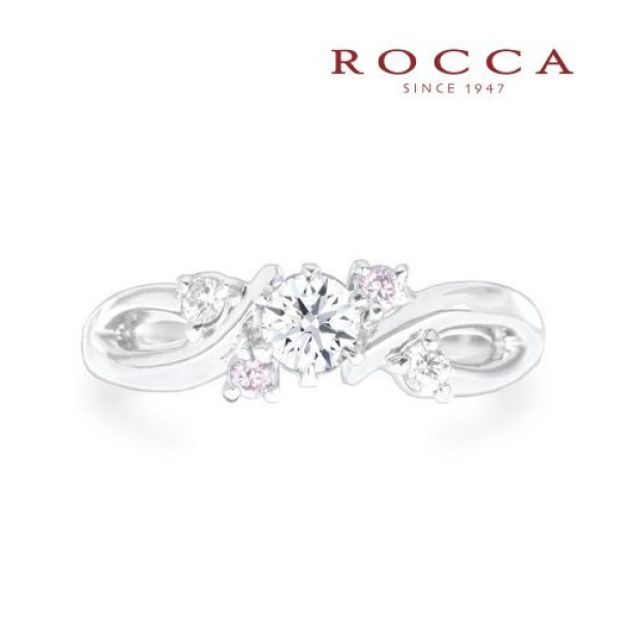 【ROCCA(ロッカ)】【ROCCA】さりげないピンクダイヤが可愛い！個性的なエンゲージリング SW-22-PD2P