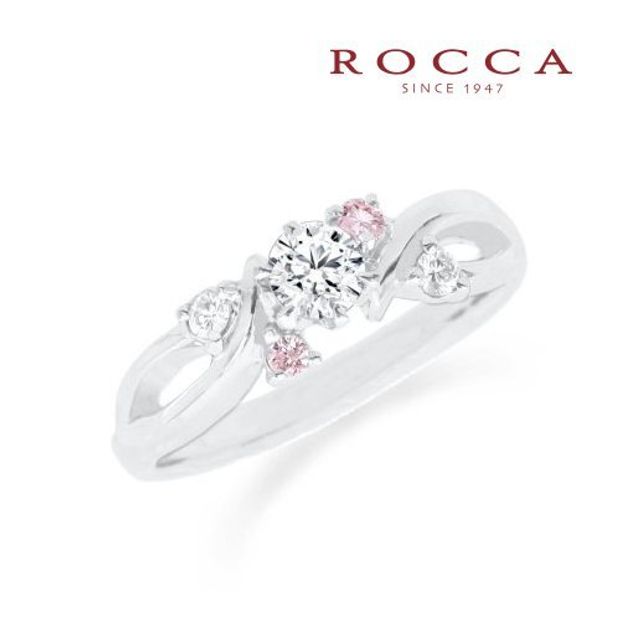 【ROCCA(ロッカ)】【ROCCA】さりげないピンクダイヤが可愛い！個性的なエンゲージリング SW-22-PD2P