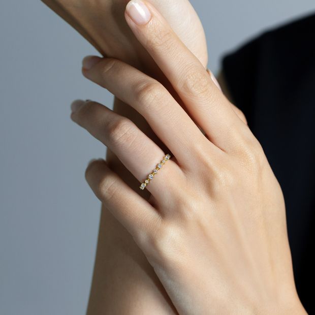 【BRILLIANCE+(ブリリアンスプラス)】アングル ハーフエタニティ