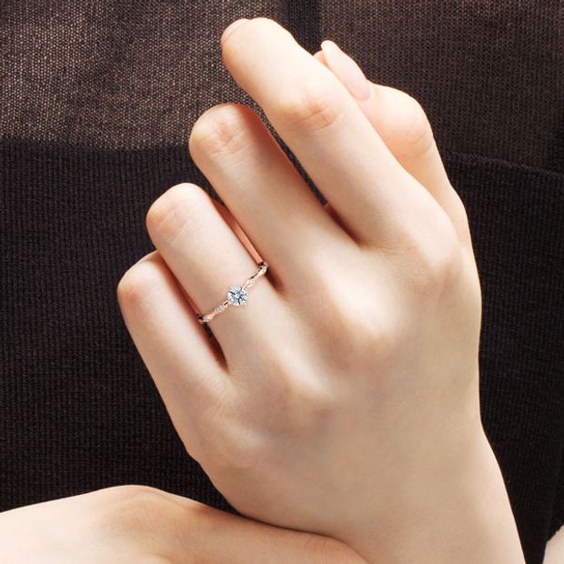 【BRILLIANCE+(ブリリアンスプラス)】フラフィ ダイヤモンド プチエタニティタイプ リング 