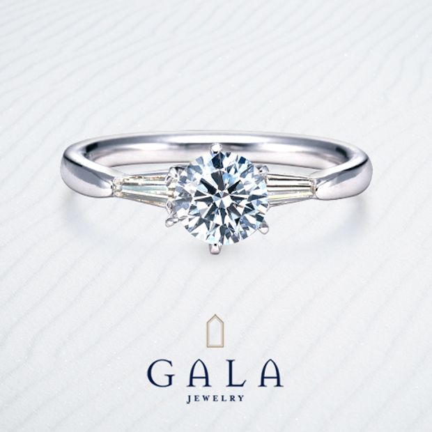 【GALA JEWELRY(ガラジュエリー)】【GALA】テーパード・バゲットカットの脇石が凛とした印象に