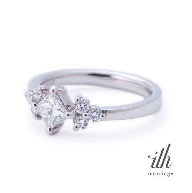 【ith(イズ)】【すっきりプリンセスカットダイヤ】クローバー / Clover